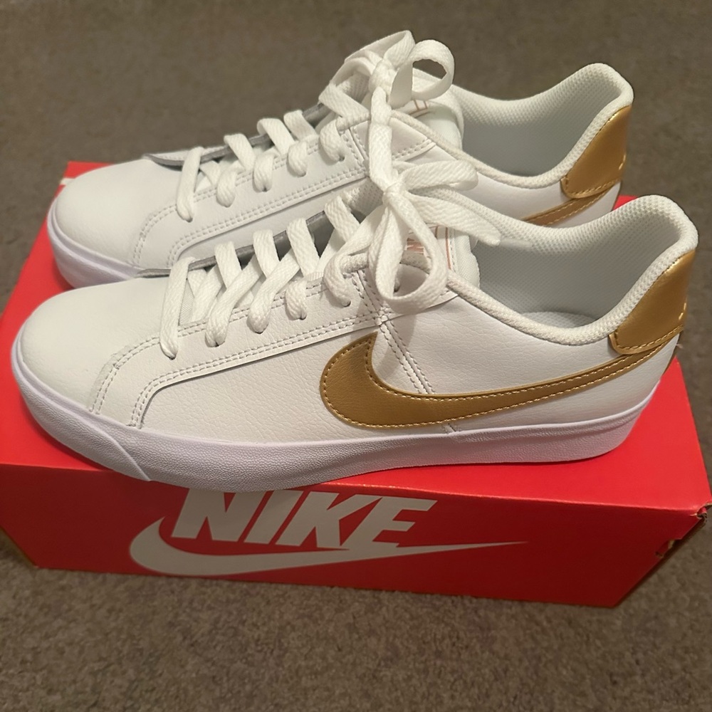 Nike Women's White and Gold Sneakers